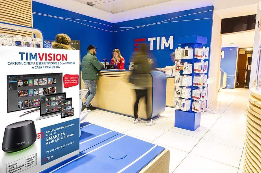 Tim Retail punto vendita branding